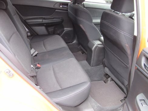 Used 2013 Subaru XV Crosstrek 2.0i Premium AWD/4WD image 16
