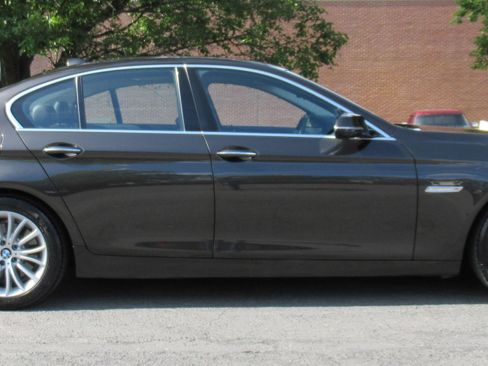 Used 2015 BMW 528i xDrive Sedan AWD/4WD image 5