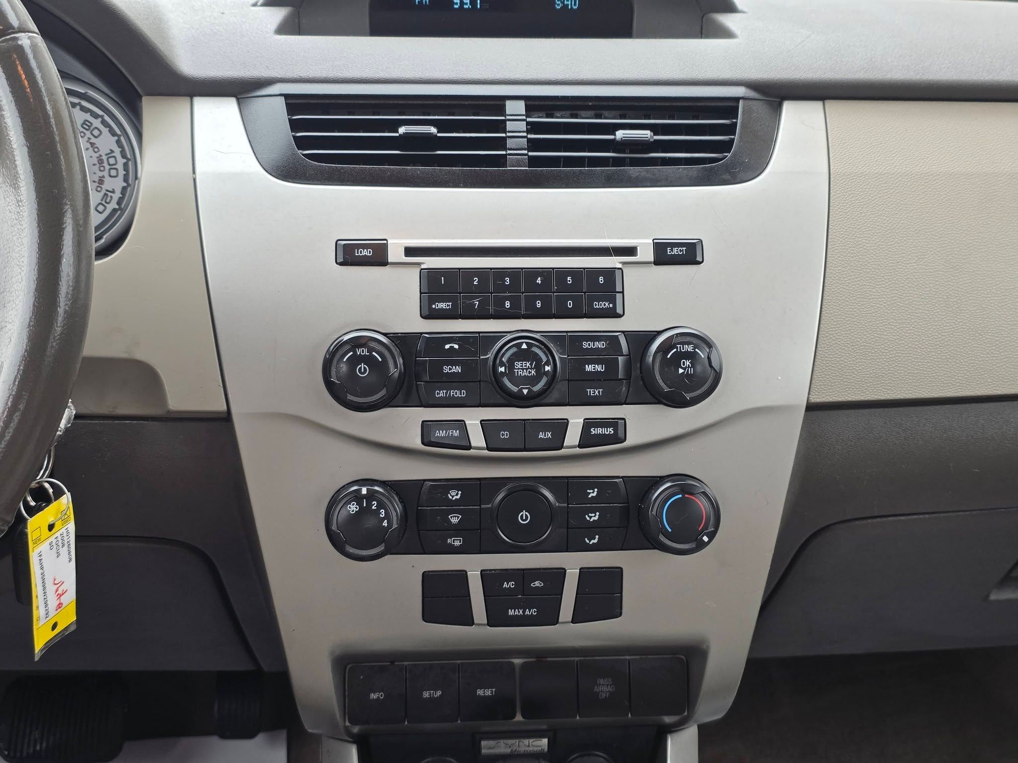 Used 2008 Ford Focus Sedan FWD image 10