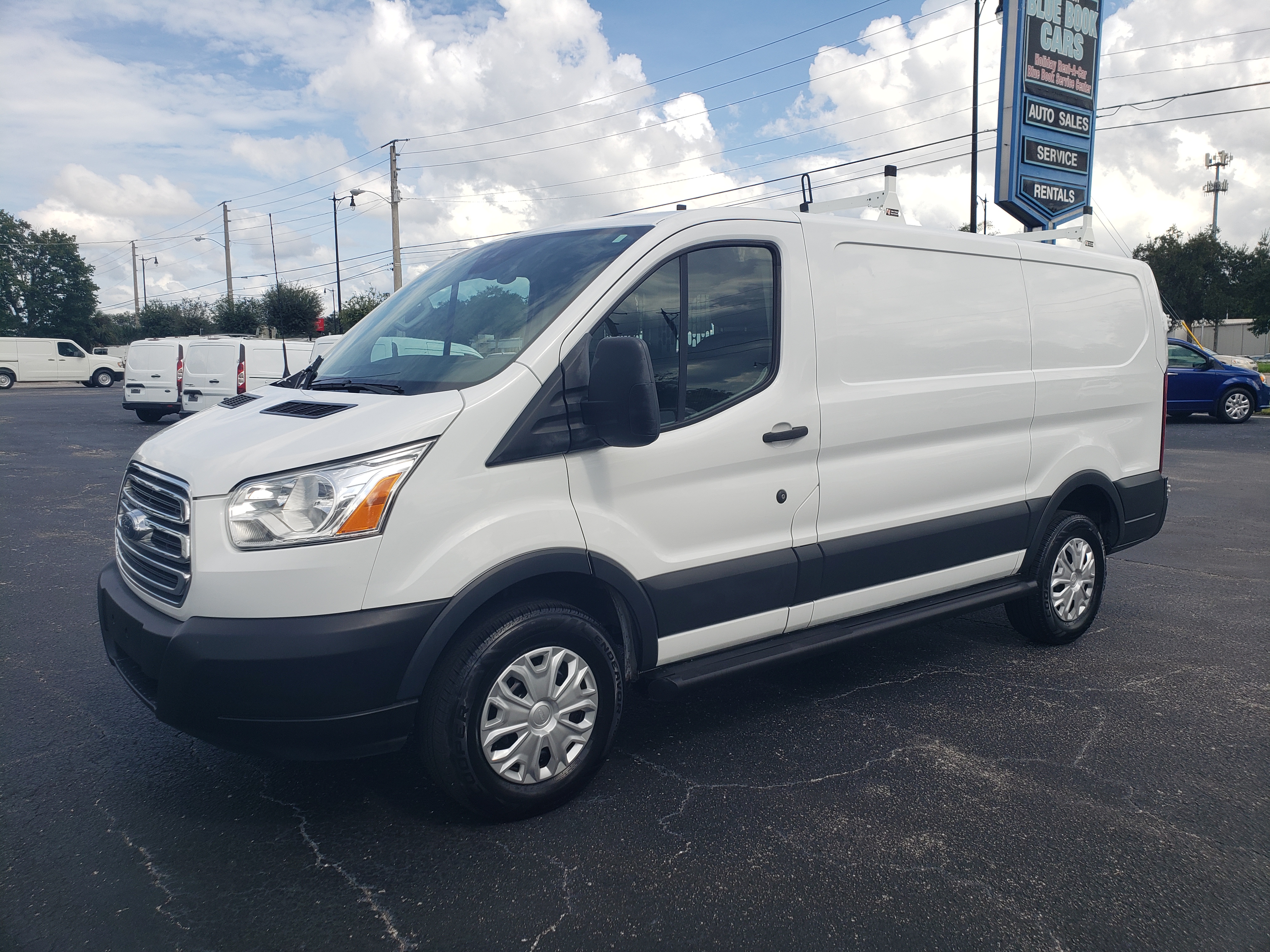 Used 2018 Ford Transit 250 130 Low Roof RWD image 1