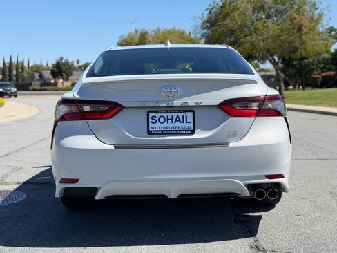 Used 2023 Toyota Camry SE w/ Nightshade FWD image 5