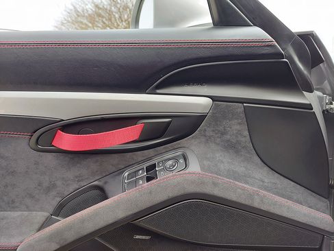 Used 2020 Porsche 718 Boxster Spyder RWD image 75