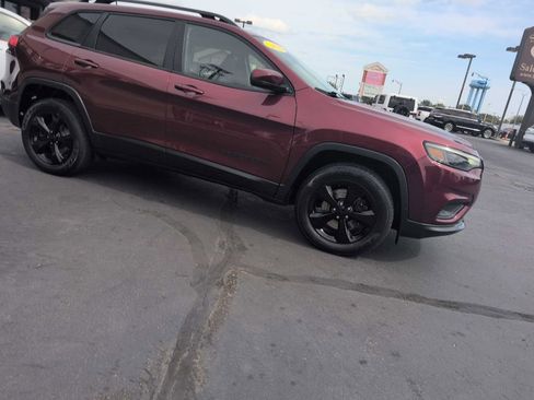 Used 2021 Jeep Cherokee Altitude Lux image 3