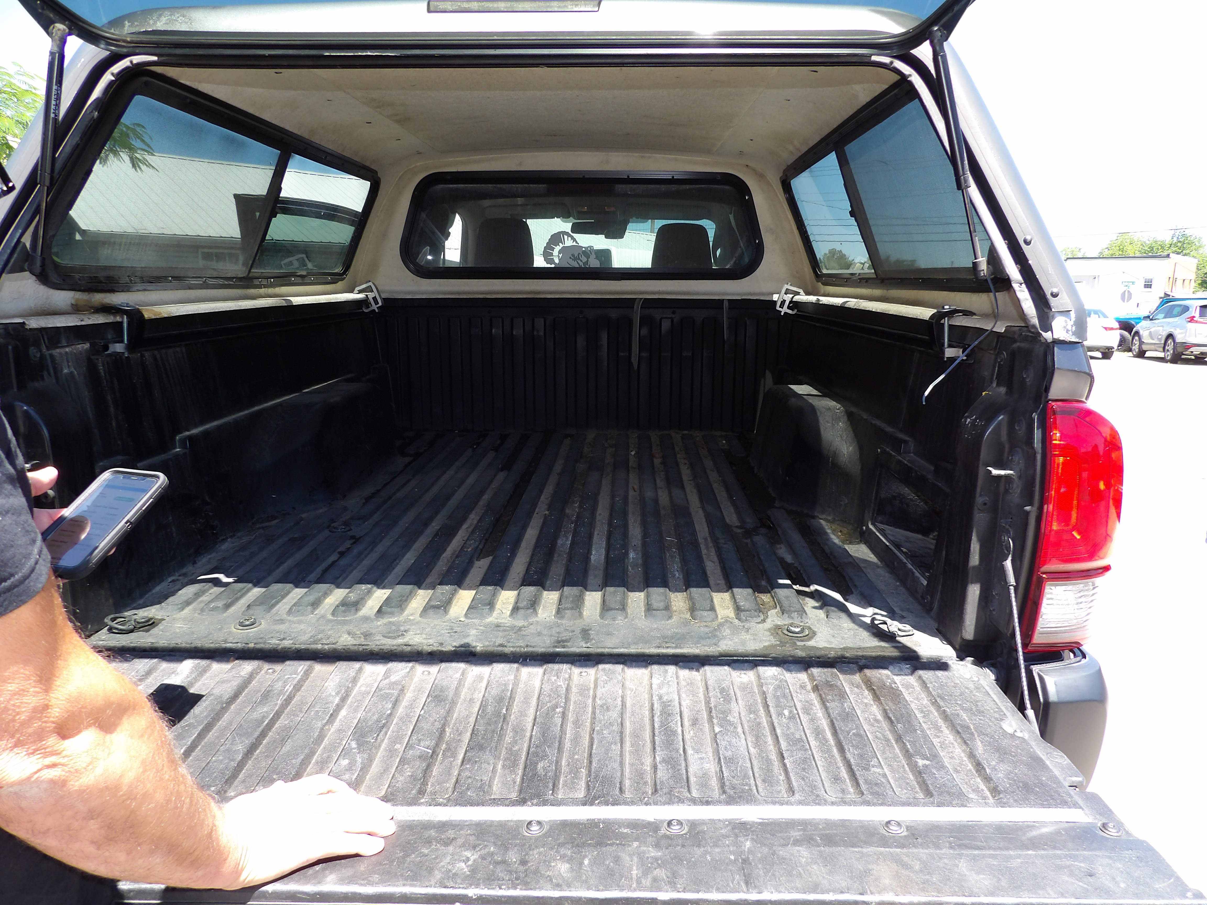 Used 2020 Toyota Tacoma SR AWD/4WD image 14