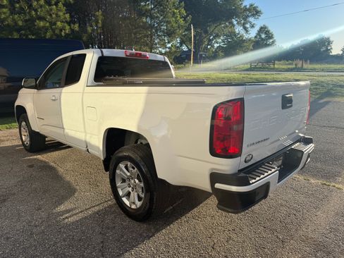 Used 2021 Chevrolet Colorado 2WD Extended Cab LT image 3