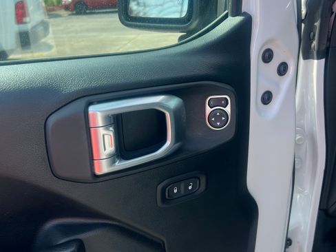 Used 2020 Jeep Wrangler Freedom Edition image 8