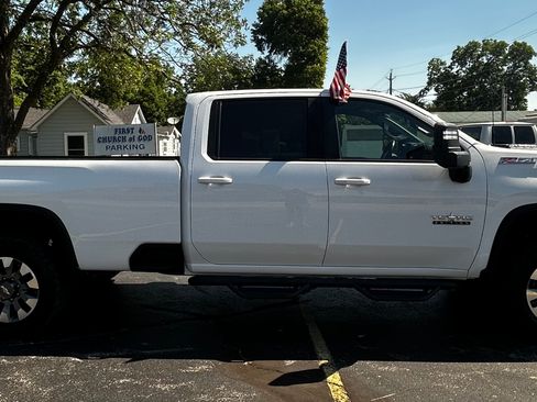 Used 2023 Chevrolet Silverado 2500 4x4 Crew Cab LT image 10