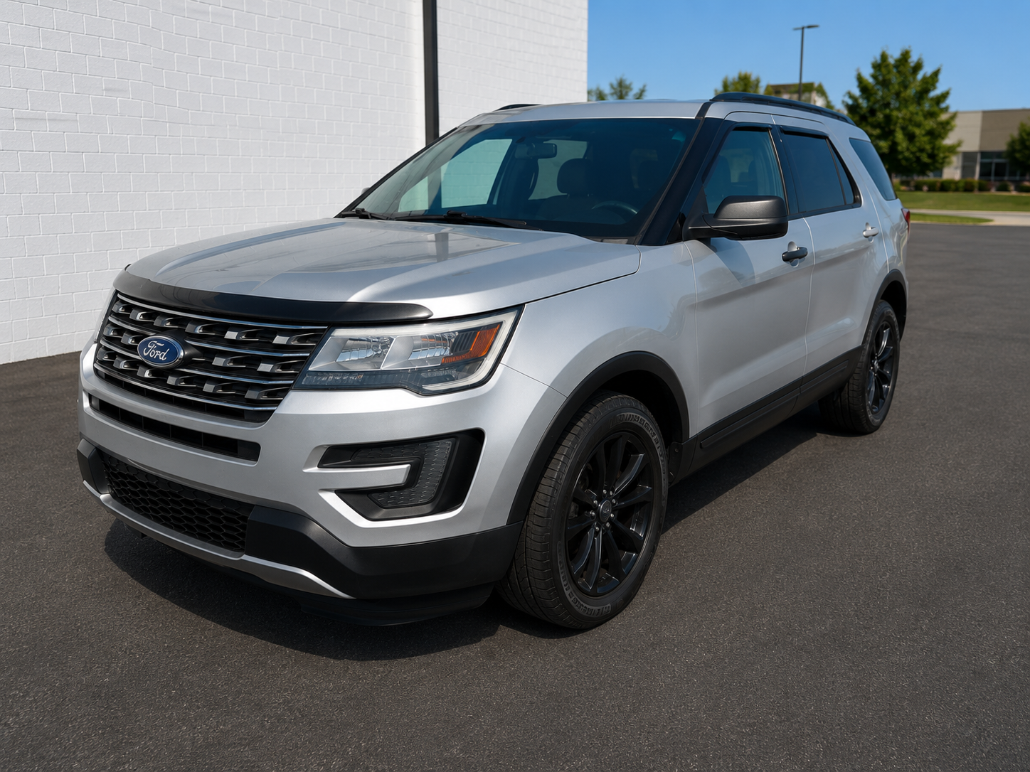 Used 2017 Ford Explorer XL FWD image 3