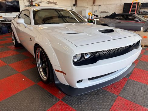 Used 2019 Dodge Challenger R/T Scat Pack Widebody RWD image 14