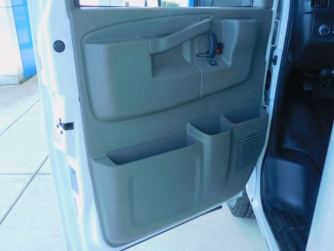 Used 2022 Chevrolet Express 3500 UNAVAIL RWD image 20