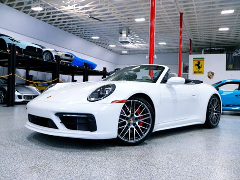 Used 2024 Porsche 911 Carrera 4S image 3