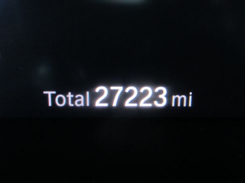 Used 2025 BMW X4 xDrive30i image 3