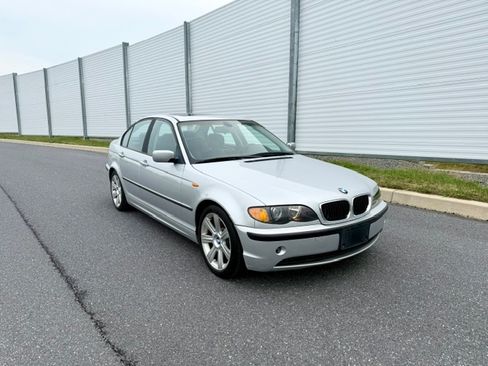 Used 2003 BMW 325i Sedan RWD image 2