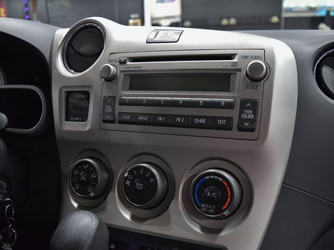 Used 2012 Toyota Matrix S FWD image 25