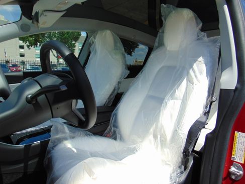 Used 2020 Tesla Model Y Long Range image 8