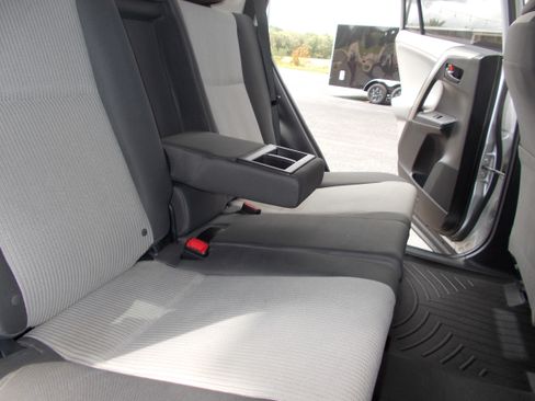 Used 2013 Toyota RAV4 AWD LE image 22