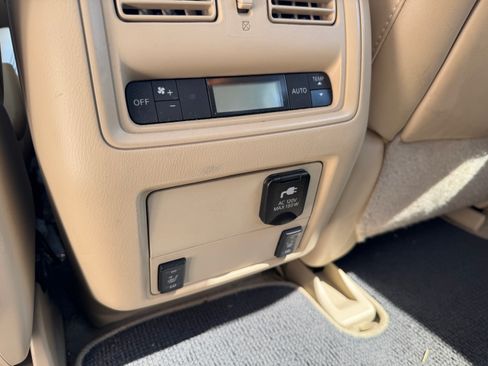 Used 2015 Nissan Pathfinder AWD/4WD image 13