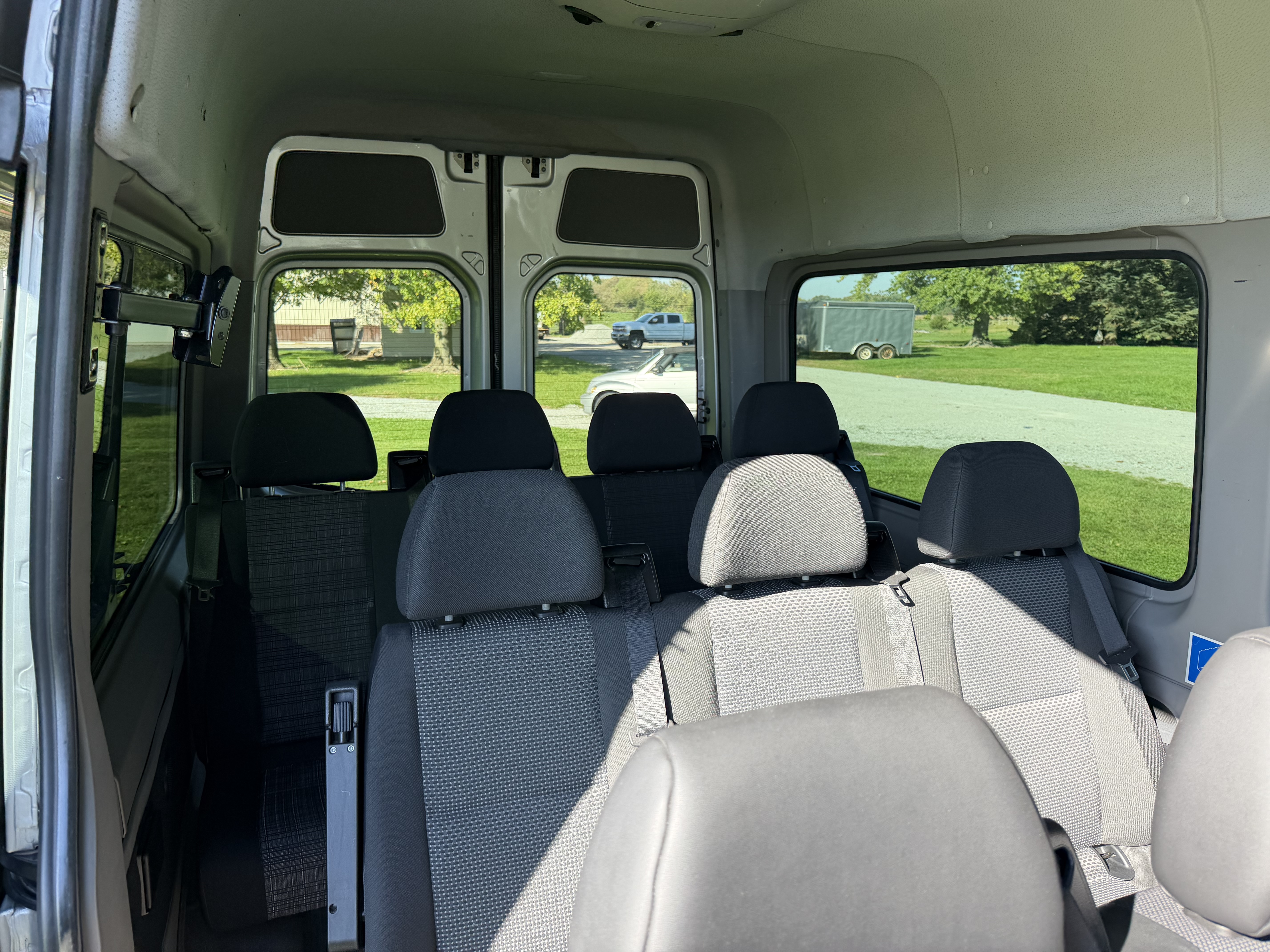 Used 2014 Mercedes-Benz Sprinter 2500 144 Passenger image 15