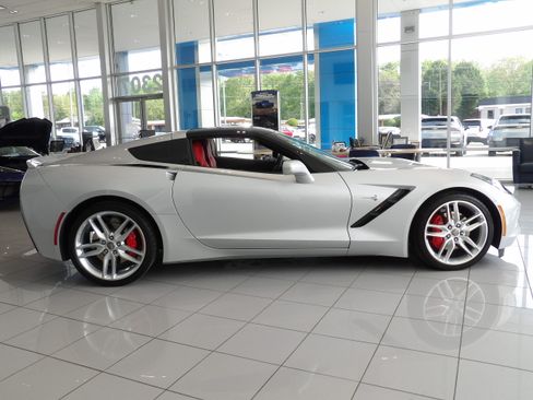 Used 2015 Chevrolet Corvette Stingray 2LT image 12