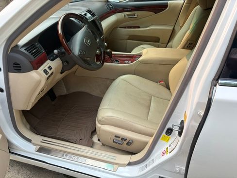 Used 2012 Lexus LS 460 AWD image 10