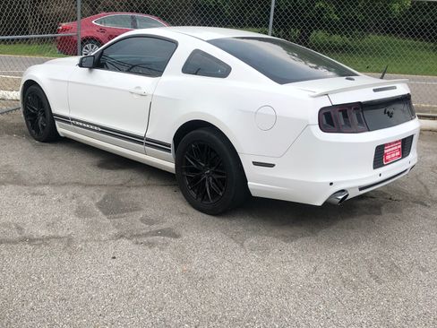 Used 2013 Ford Mustang Coupe RWD image 1