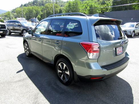 Used 2018 Subaru Forester 2.5i Premium image 5