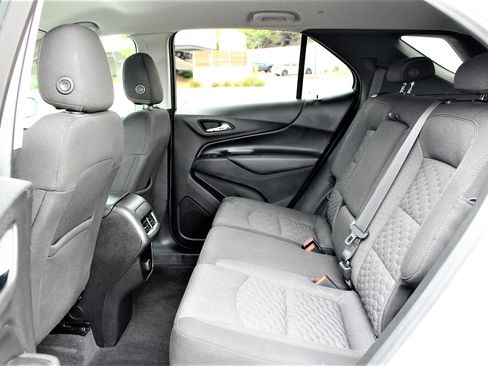 Used 2018 Chevrolet Equinox FWD LT w/ 1LT image 16