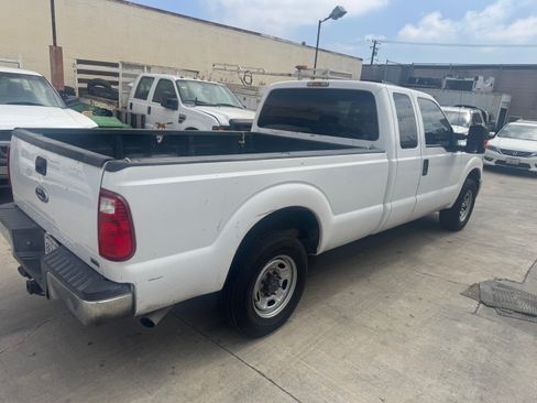 Used 2015 Ford F250 2WD SuperCab Super Duty image 6