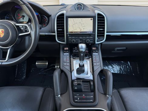 Used 2016 Porsche Cayenne S image 14