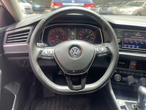 Used 2020 Volkswagen Jetta SE FWD image 23
