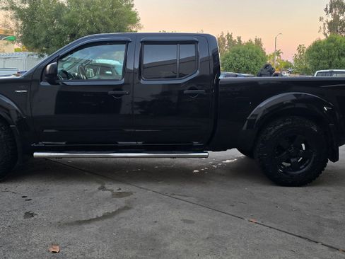 Used 2012 Nissan Frontier SV image 11