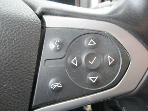 Used 2022 Chevrolet Colorado LT image 33