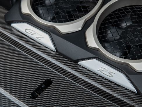 Used 2018 Porsche 911 GT2 RS image 86