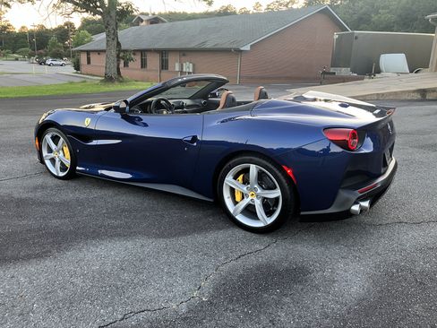 Used 2019 Ferrari Portofino UNAVAIL RWD image 2