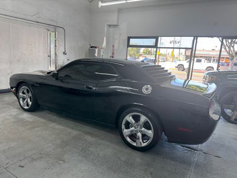 Used 2012 Dodge Challenger R/T image 7