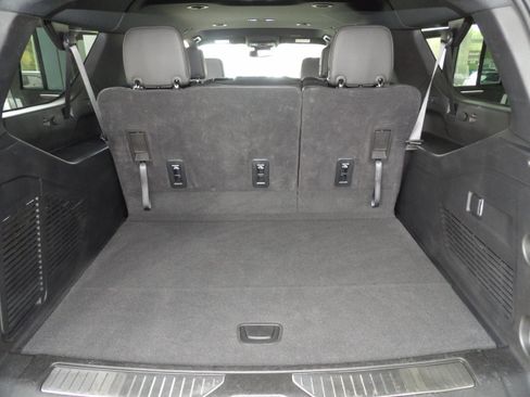 Used 2025 Chevrolet Suburban RST image 23