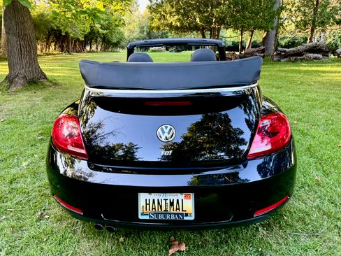 Used 2013 Volkswagen Beetle TDI Convertible FWD image 16