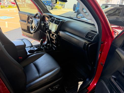 Used 2021 Toyota 4Runner 4WD Venture image 39