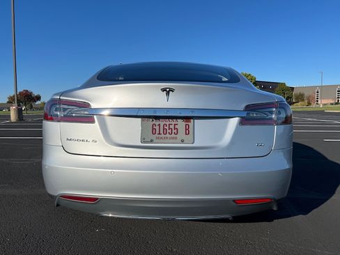 Used 2015 Tesla Model S 60 image 9