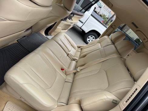 Used 2016 Lexus LX 570 image 24