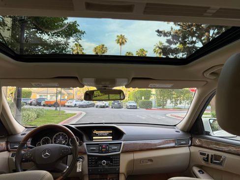 Used 2010 Mercedes-Benz E 350 image 29