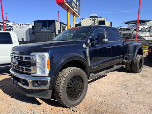 Used 2023 Ford F450 XLT image 2