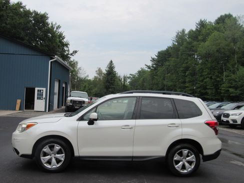 Used 2015 Subaru Forester 2.5i Premium AWD/4WD image 3