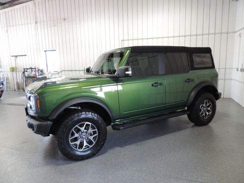 Used 2023 Ford Bronco 4-Door Badlands AWD/4WD image 3
