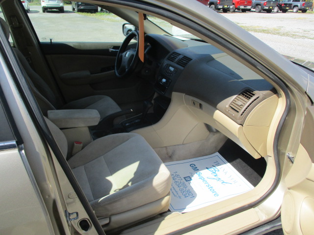 Used 2003 Honda Accord LX Sedan image 19