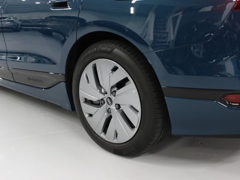 Used 2025 Audi A6 e-tron Premium image 10