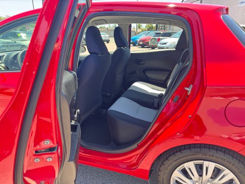 Used 2013 Toyota Yaris 4-Door Hatchback FWD image 21