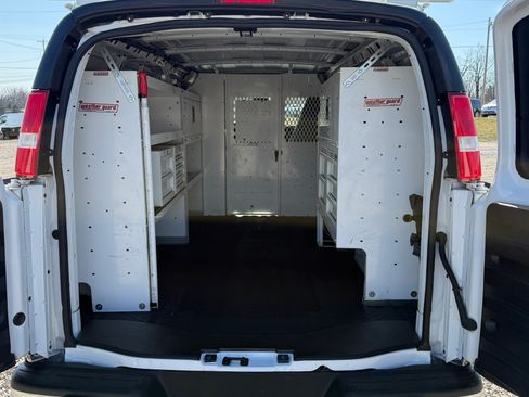 Used 2020 GMC Savana 2500 image 4