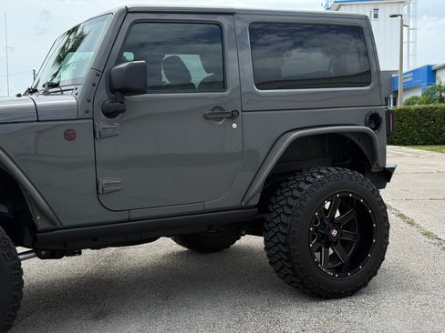 Used 2016 Jeep Wrangler 75th Anniversary AWD/4WD image 28