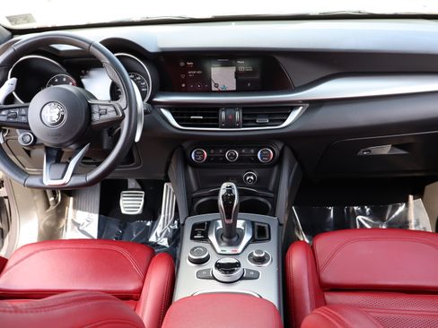 Used 2023 Alfa Romeo Stelvio Veloce image 20